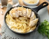 Rețetă autentică de paste Alfredo cu pui! Gustul perfect pentru o cină savuroasă
