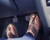 Reguli vestimentare la volan! Ce nu au voie să poarte șoferii români când circulă cu mașina!