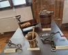 Ateneul Național și Teatrul Luceafărul mențin oferta teatrală și pe parcursul vacanței estivale, în timp ce expozițiile de artă plastică domină peisajul cultural al verii.