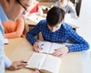 Cursa pentru note mari îi îmbolnăvește pe cei mici. Părinții îi duc la pregătire din clasa I. Psihologii trag un semnal de alarmă