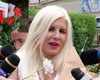 Elena Udrea a primit un buchet de trandafiri din plastic și bancnote false! Cine a vrut să o umilească