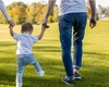 Guvernul schimbă regulile! Cum să îți păstrezi asigurarea de sănătate când stai acasă cu copilul