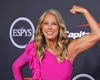 Denise Austin își etalează silueta într-un bikini senzual. Imagini din vacanța de vis
