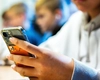 Fără telefoane mobile în școlile primare! Elevii și părinții sunt obligați să respecte legea! 