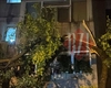 Alertă în municipiul Iași! Un arbore a căzut peste două autoturisme pe strada Hlincea