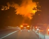 Incendiu puternic în Thassos! Flăcările au cuprins drumul, iar insula este parțial fără curent. Turiștii sunt sfătuiți să rămână calmi