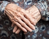 Coșmarul unei mame cu 16 copii! Femeia de 84 de ani nu mai este primită în casă