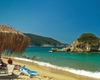 Scandal pe plajele din Grecia: Valurile fac prăpăd printre turiști! O familie distrusă în câteva secunde