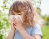 Ce simptome resimți când ai rinită alergică? Metode de prevenție și tratament