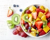 Desertul răcoritor care combate căldura extremă! Salata de fructe, un deliciu pentru papilele tale gustative
