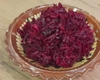 Salată de sfeclă roșie crudă la borcan – Rețetă simplă, delicioasă și foarte sănătoasă