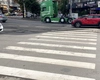 Pe această trecere de pietoni aglomerată pot trece doar cei care au îngerașul păzitor pe umăr! Trebuie să ai mult noroc să ajungi pe partea cealaltă de stradă