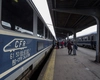 Criză pe șine! Un tren plin cu oameni s-a rupt în două în mijlocul munților. Reacția CFR