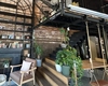 Acesta este singurul loc din oraș unde îți poți savura cafeaua ca la Paris. Aici, clienții sunt aceiași de ani de zile