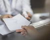 O nouă lovitură pentru românii care se îmbolnăvesc și nu pot munci! Schimbare majoră privind concediile medicale!