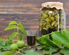 Tinctura de nuci verzi – Cum se prepară și ce beneficii incredibile are acest remediu natural asupra sănătății