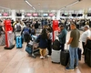 Haos pe marile aeroporturi europene după un atac cibernetic uriaș! Bruxelles anulează jumătate din zborurile de luni