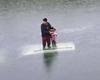 Un bătrân și o fetiță au fost salvați de pe plafonul unei mașini scufundate, în Argeș. Ciclonul Barbara face ravagii în țară