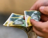 Bani mai mulți pentru pensionari de la 1 Ianuarie 2026. Pentru cine se aplică majorări de pensii