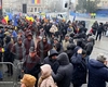 Zeci de ieșeni au ieșit să scandeze împotriva măsurilor luate de Costel Alexe, Ilie Bolojan și Nicușor Dan în Piața Unirii din Iași