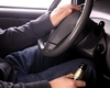 Un adolescent beat împreună cu doi prieteni au furat două autoturisme. S-au plimbat cu ele, până când polițiștii le-au dat de urmă
