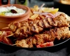 Rețeta pentru un souvlaki de pui delicios – Preparat cu un gust grecesc autentic, simplu de făcut acasă!
