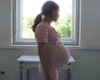 O copilă de 13 ani, însărcinată, își dorește să părăsească centrul maternal în care se află pentru că familia nu are posibilități: „Vreau să merg acasă la părinții mei”