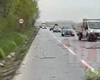 Crengi căzute pe carosabil din cauza vântului puternic pe DE 583, la Sârca. Polițiștii au intervenit de urgență