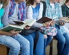 Listele de lecturi din școală se schimbă odată cu elevii. Adolescenții ajung să citească de plăcere atunci când textele devin actuale