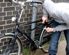 A furat bicicleta victimei, crezând că aceasta i-a furat telefonul! De la ce a început conflictul