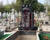 Acesta este monumentul funerar ridicat de familia lui Viorel Oarză. Ce mesaj este încrustat în placa de marmura neagră