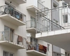 Impozit dublu pentru proprietarii care își închid balconul sau îl unesc cu sufrageria fără acte. Ce reguli au intrat în vigoare în 2026