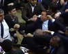 Bătaie generală în Parlamentul Armeniei. Deputații Puterii și ai Opoziției s-au lovit cu pumnii și picioarele, iar scandalul a continuat pe holuri – VIDEO