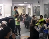 Spitalele, sufocate de copii. Părinţii vin cu ei după ce i-au tratat „după ureche”