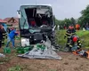 Planul roșu de intervenție, activat la Sibiu. Un autocar cu 56 de pasageri s-a ciocnit cu un camion