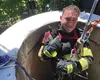 Misiune dificilă pentru pompierii din Vrancea. Aceștia au salvat o pisică dintr-o fântână
