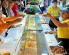 Ce salariu are o vânzătoare la o autoservire de pe litoralul românesc în 2024: Cât câștigă un bucătar asiatic!