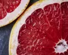 Ce se întâmplă dacă mănânci grapefruit seara? Fructul care te poate ajuta să dormi mai bine