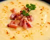 Supa cremă de cartofi cu bacon, o variantă delicioasă și plină de gust a supei cremă