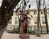 Pornind de la scandalul sculpturii „Hidra”, o asociație din Iași vrea să educe comunitatea, pentru a evita alte incidente