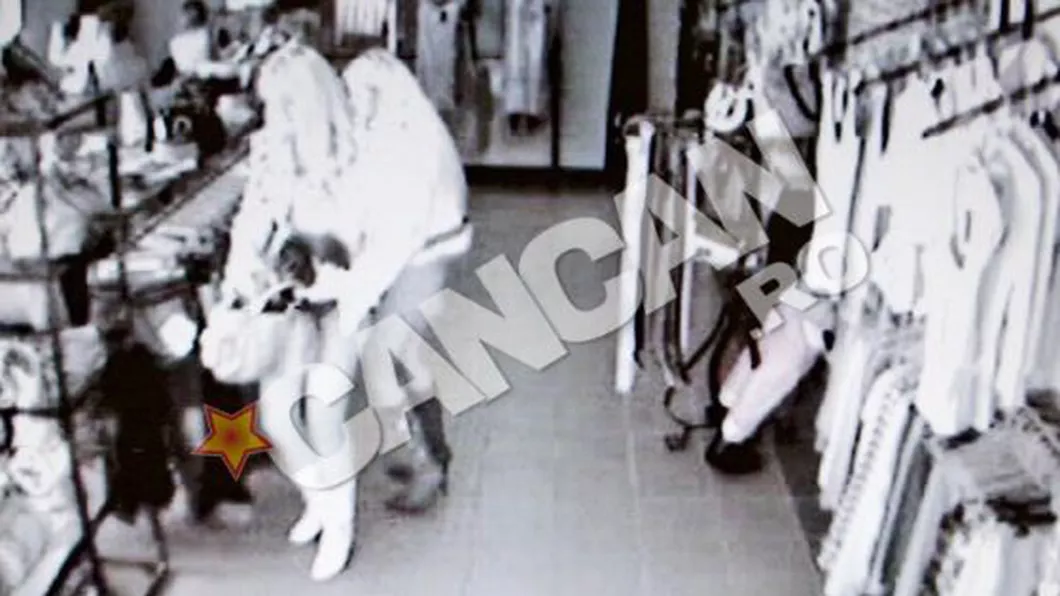 Bianca Dragusanu filmata in magazin in timp ce fura blugi
