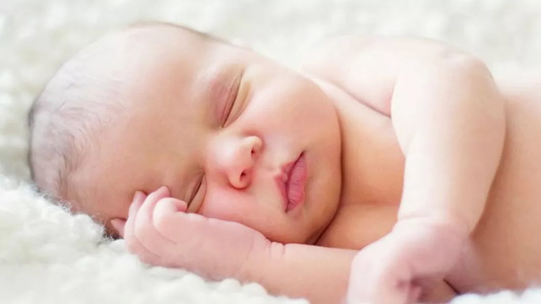 Record la Pascani O femeie a nascut un bebelus de aproape 6 kilograme