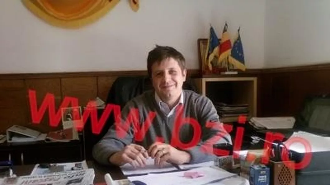 Exclusiv Primarul din comuna Miroslovesti a fost reclamat la DNA pentru abuz in serviciu - FOTO