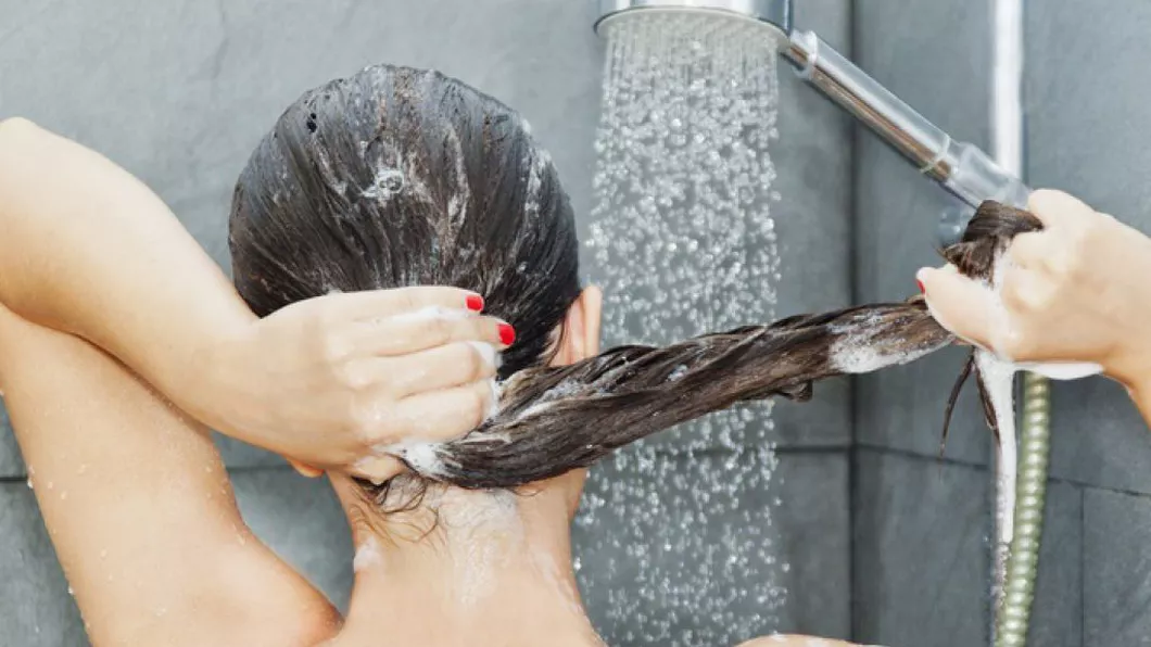 O nu 5 greșeli pe care multe persoane le fac la duș