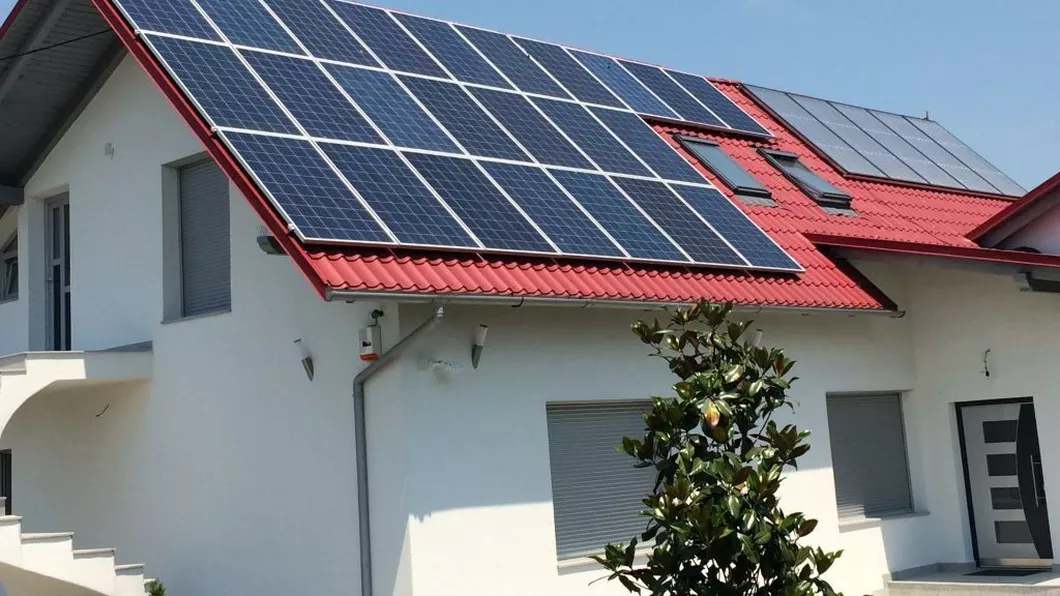 Vești bune pentru primari Mai pot lua banii pentru panourile fotovoltaice