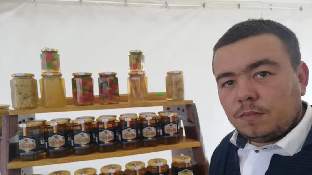 A lăsat medicina pentru a face apicultură. Tânărul câștigă acum sute de mii de euro din această afacere și se laudă cu produse unice în Europa - FOTO
