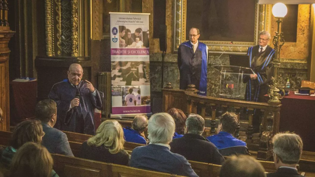 Premiul Traian Vuia al Academiei Române. Laureat este universitarul ieșean Daniel Condurache - FOTO