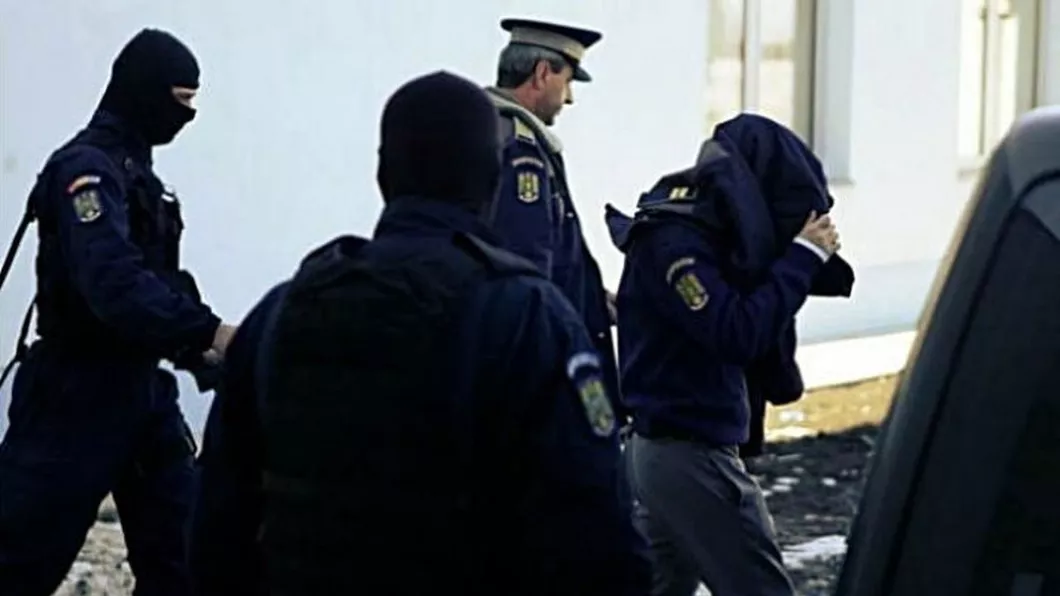 Un poliţist din Vaslui reţinut pentru instigare la favorizarea infractorului