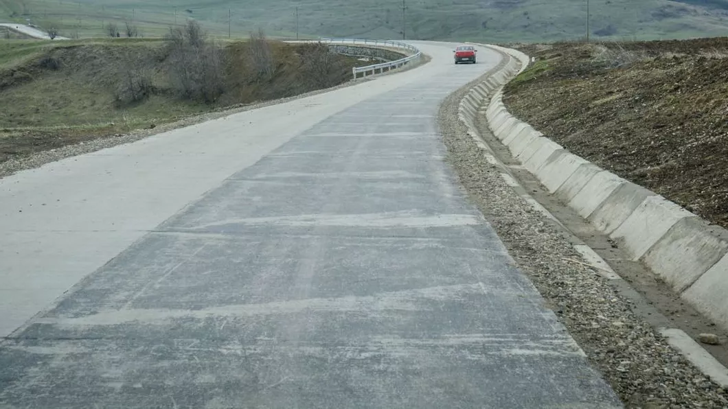 Asociere de două firme vrea contractul de 1 milion de euro pentru drumurile din comuna Bălțați