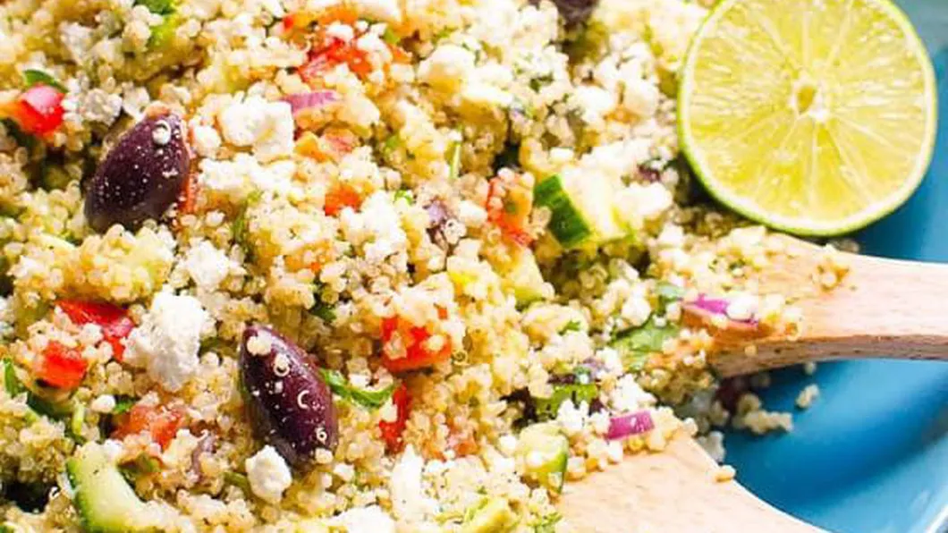 Pentru persoanele care ţin dietă salata mediteraneană cu quinoa